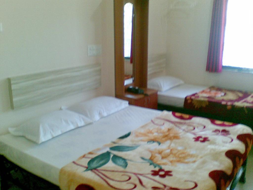 Hotel Sai Leela - Shirdi Buitenkant foto