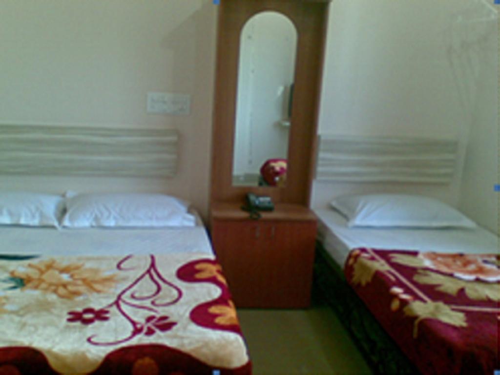 Hotel Sai Leela - Shirdi Buitenkant foto