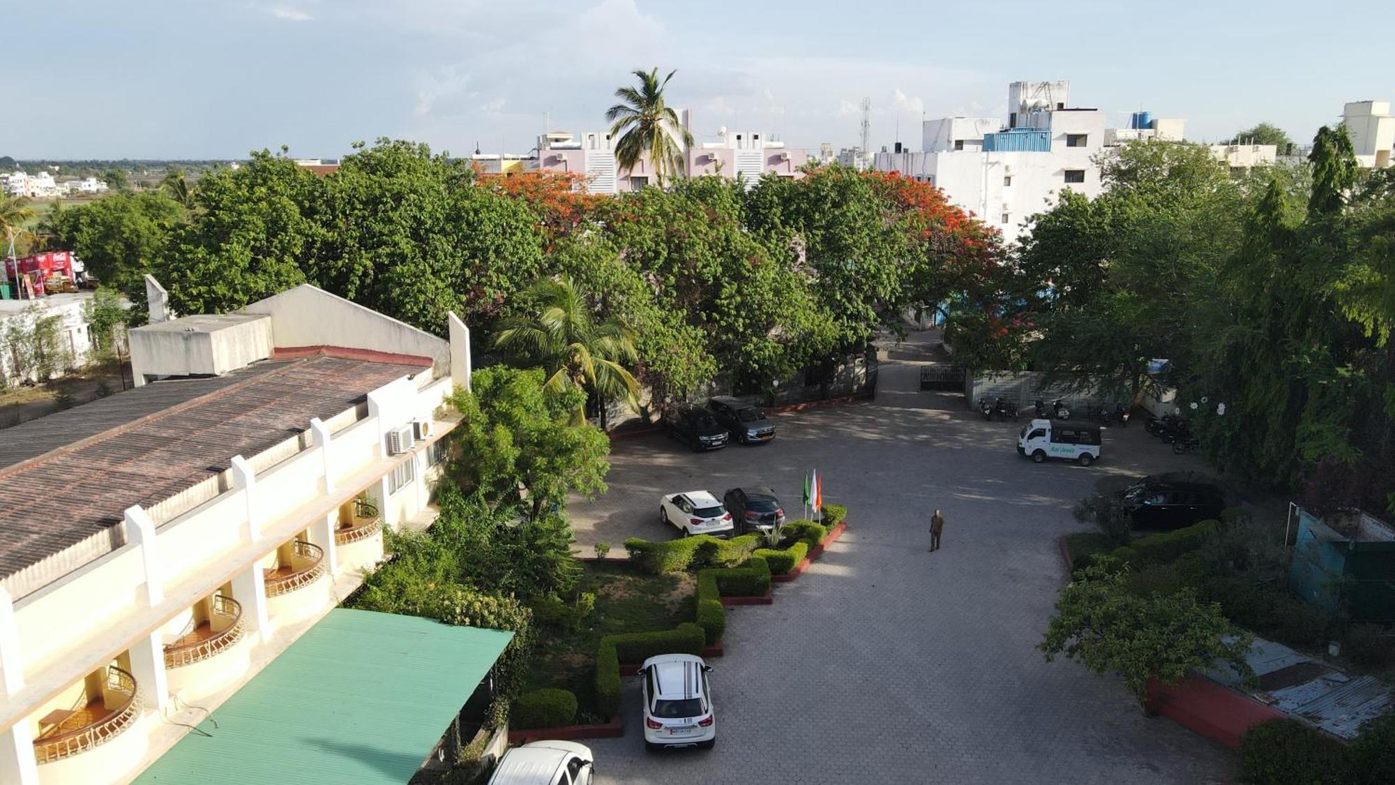 Hotel Sai Leela - Shirdi Buitenkant foto