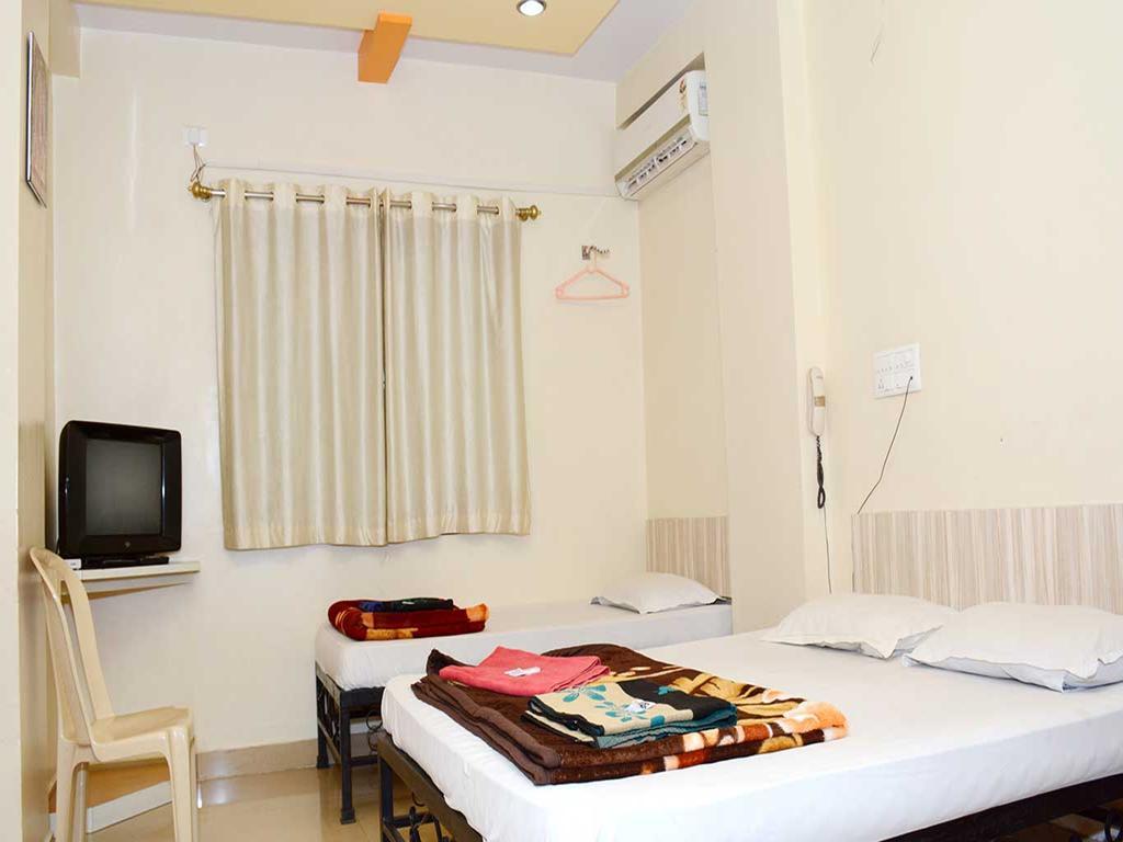 Hotel Sai Leela - Shirdi Buitenkant foto