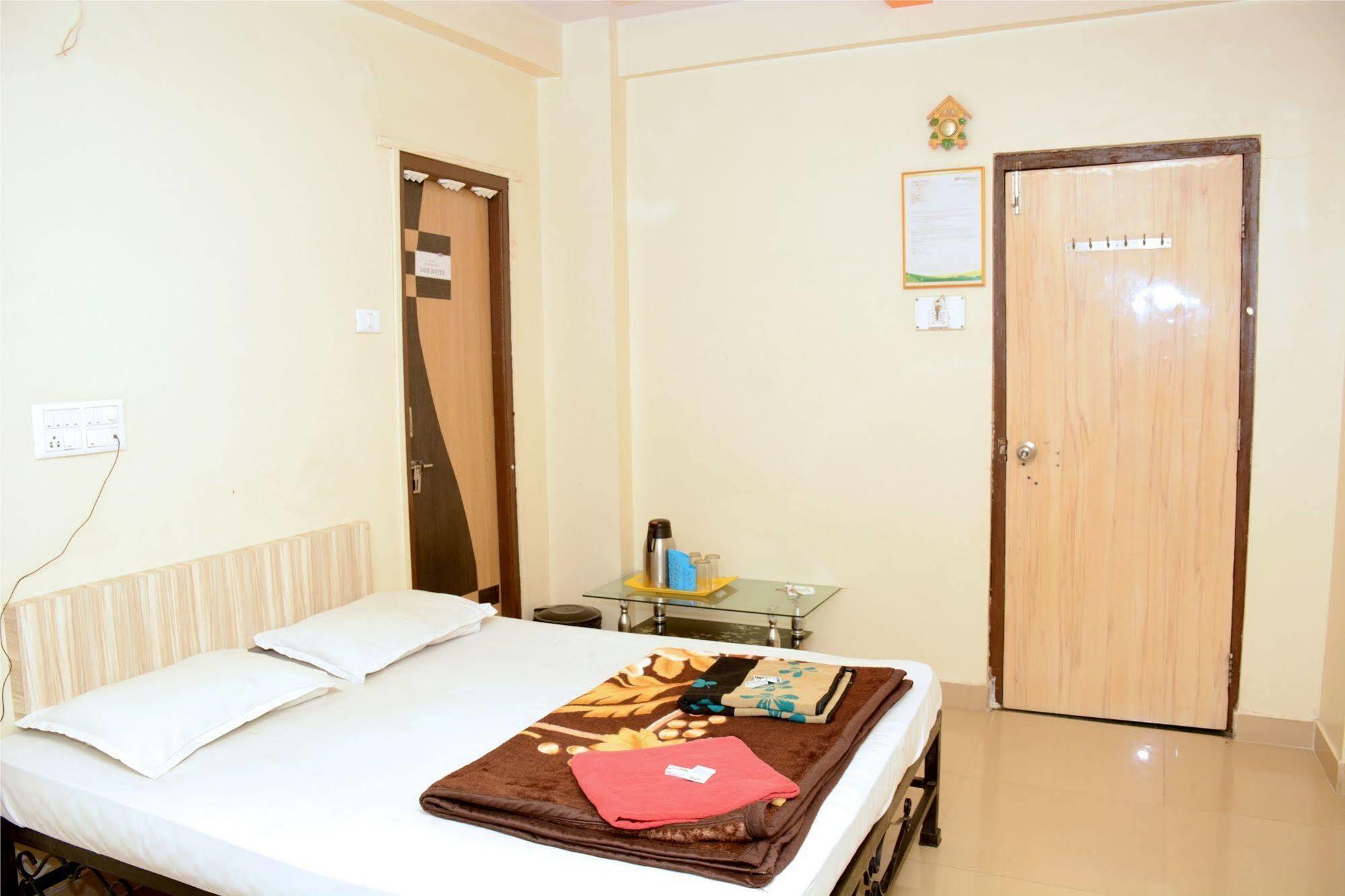 Hotel Sai Leela - Shirdi Buitenkant foto
